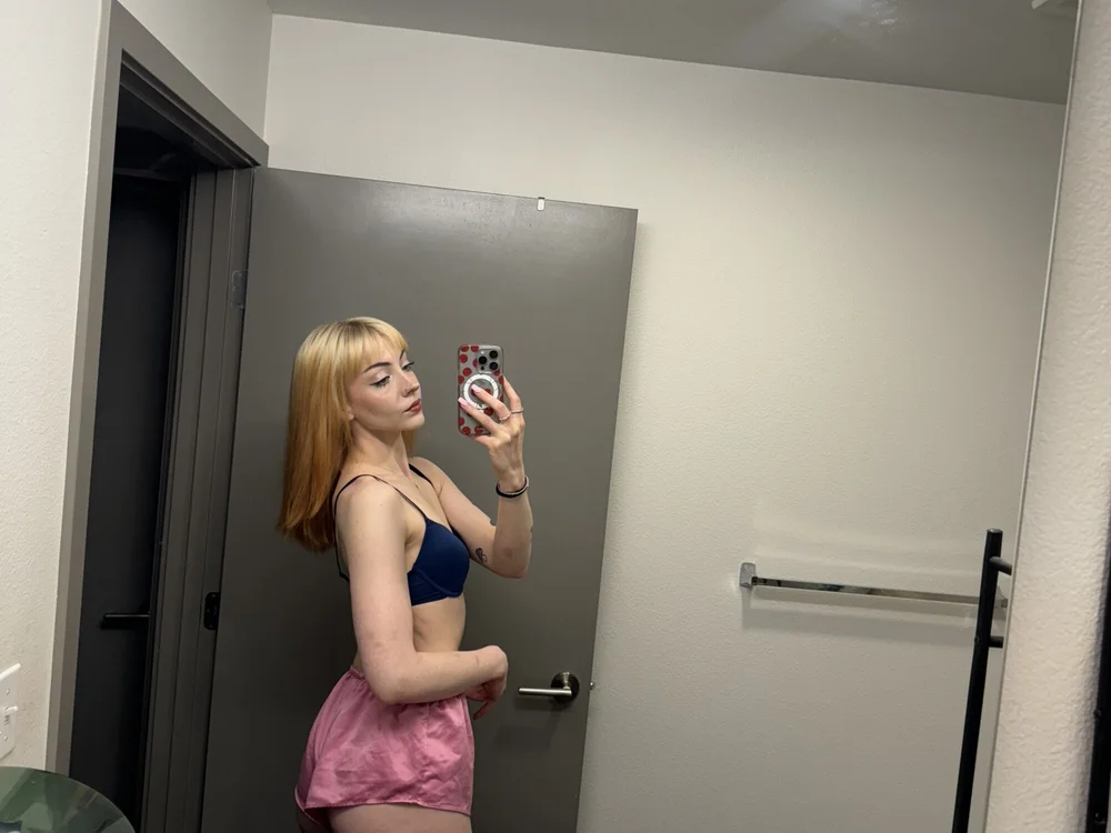 elliestone1 offline chatrum