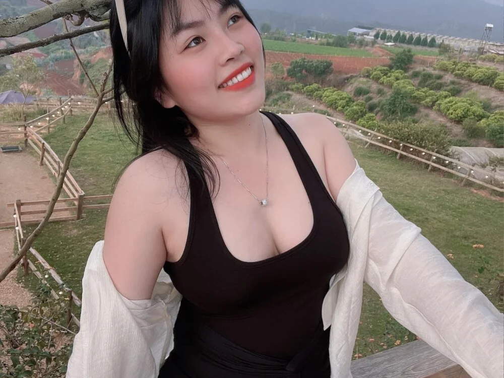 mymy06 Adlı Modelin Çevrimdışı XXX Sohbeti