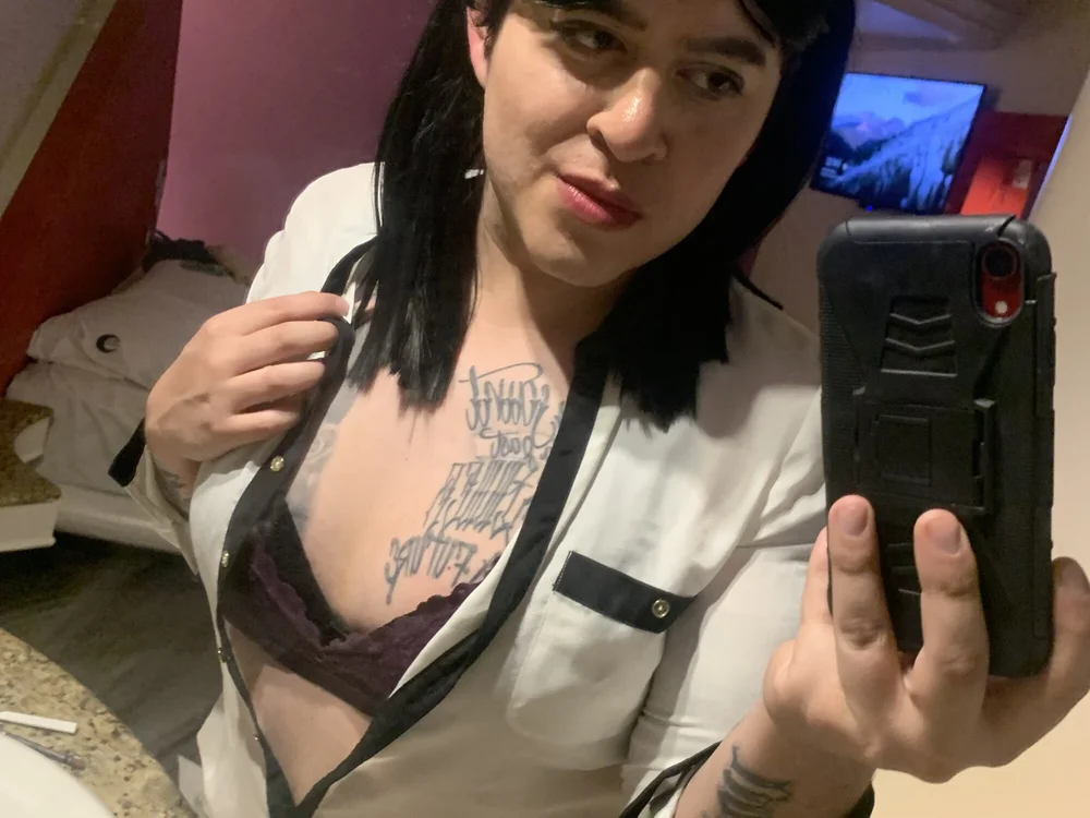 adrianakassidy offline chatrum