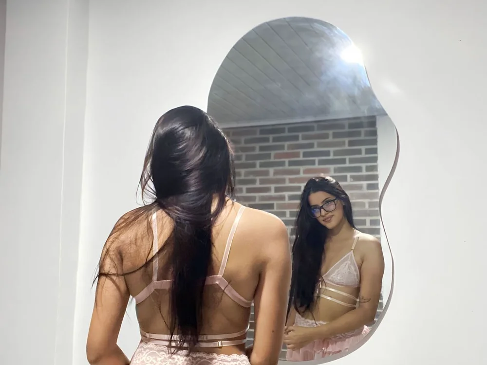 SofiadelaVega's Offline XXX Chat