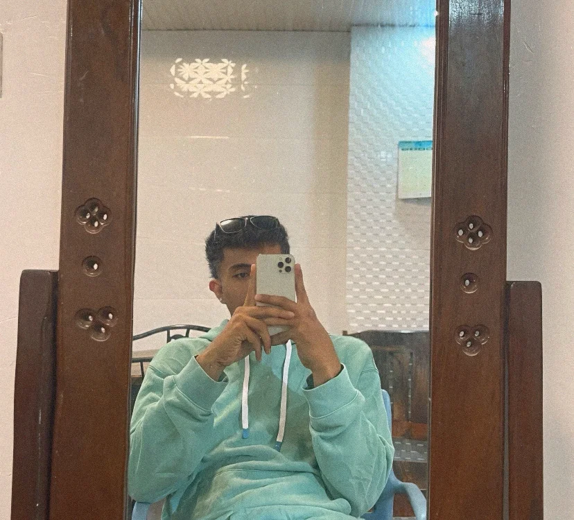 Shakeraytow34 Obrolan XXX Offline