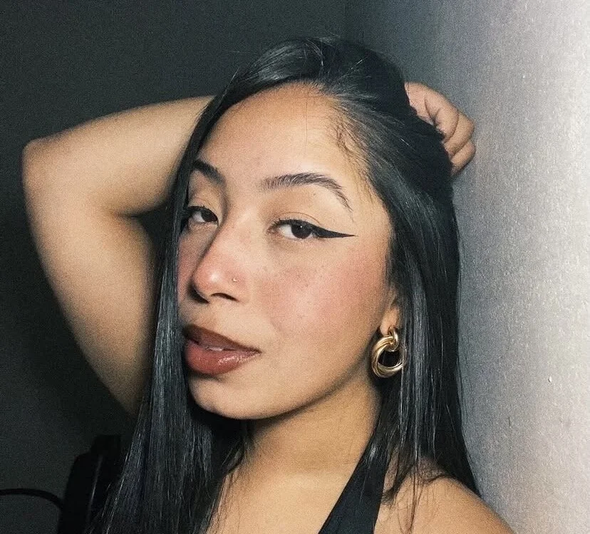 jhennis2's Offline XXX Chat