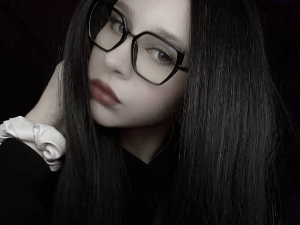AlynaxLi offline chatrum