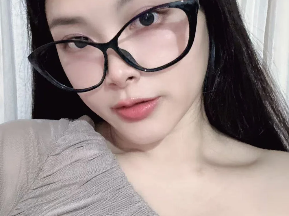 Nana_bb's Offline Chat Room