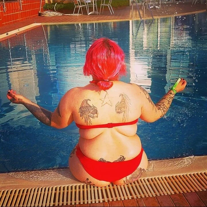 BBW_TATTOO_MODEL's Offline Chat Room