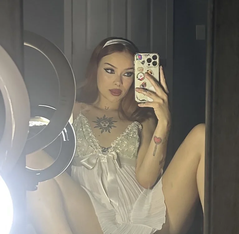 bbylyss' Offline Chat Room