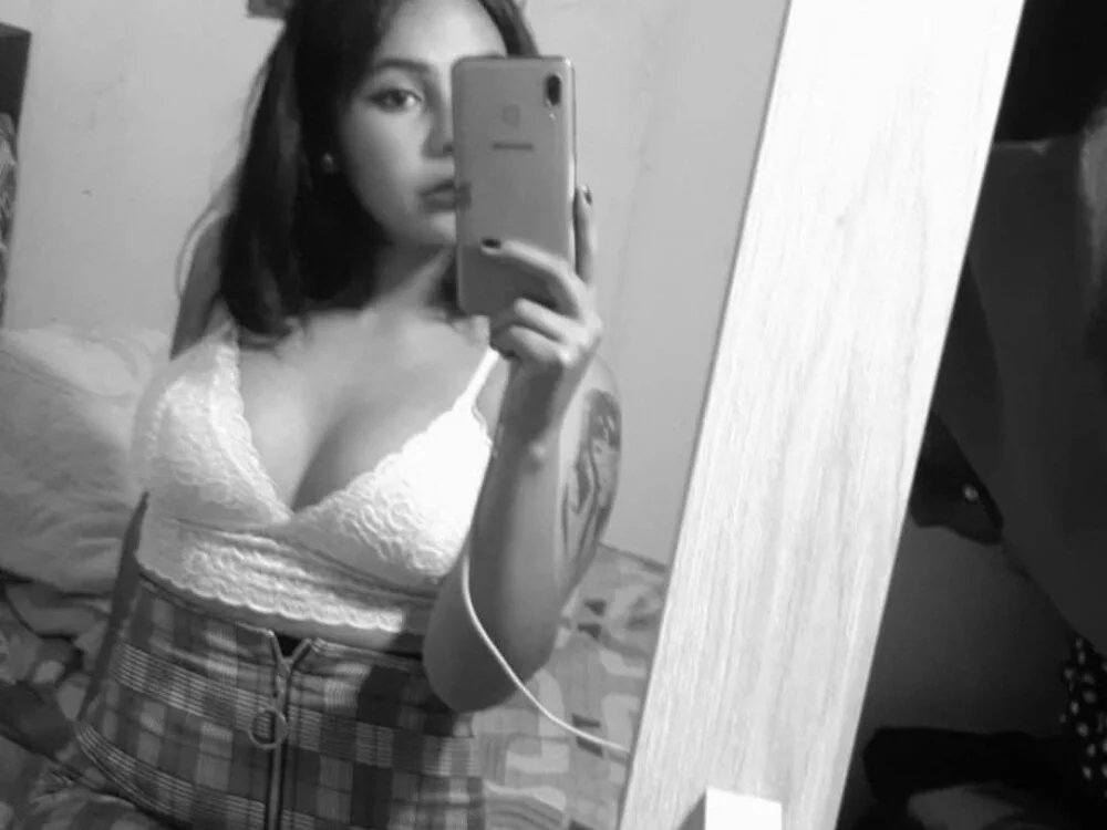 Chatroom XXX hors ligne de Gerogina_Divaio