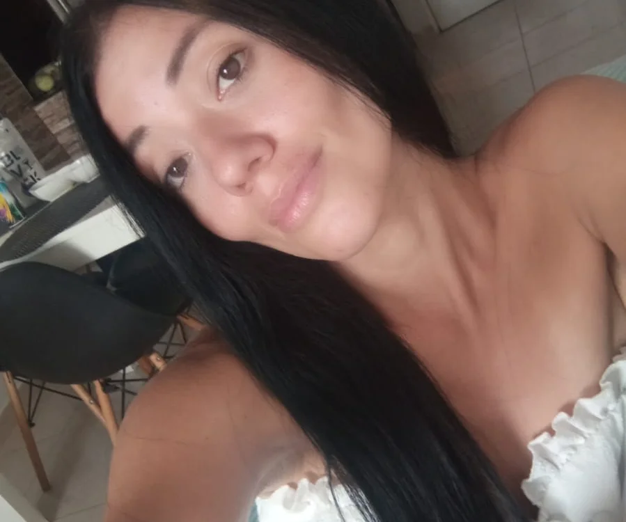 valeryrioz21's Offline XXX Chat