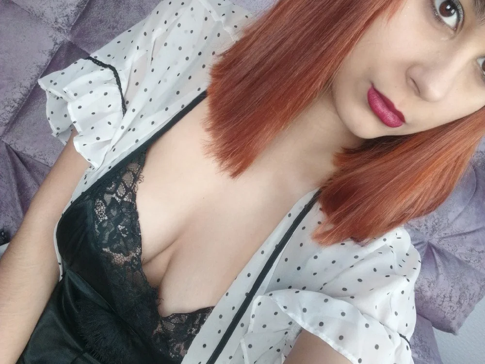 Loversperverts' Offline Chat Room