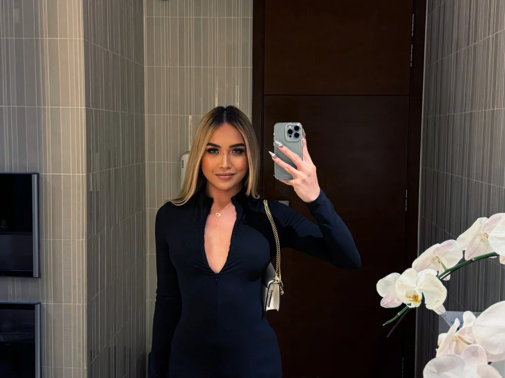 ElenVersoza's Offline Chat Room