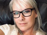 Mature-Curvy-CateX's Offline Chat Room