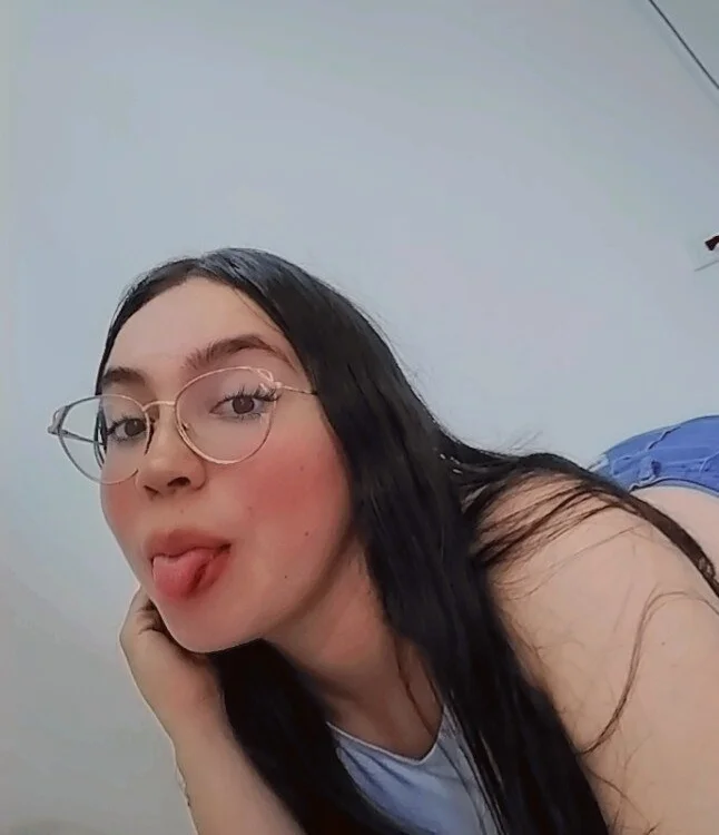 Karely_Star's Offline Chat Room