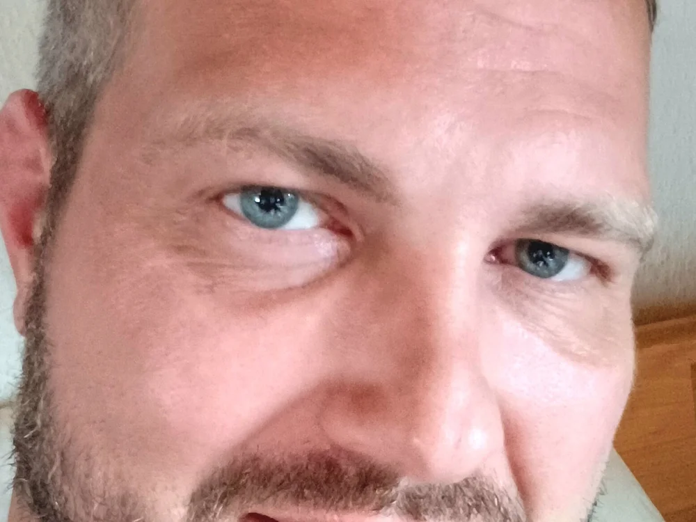 Arschfluesterer's Offline Chat Room