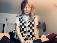 yourgirlfriday 🦗 live nude chat