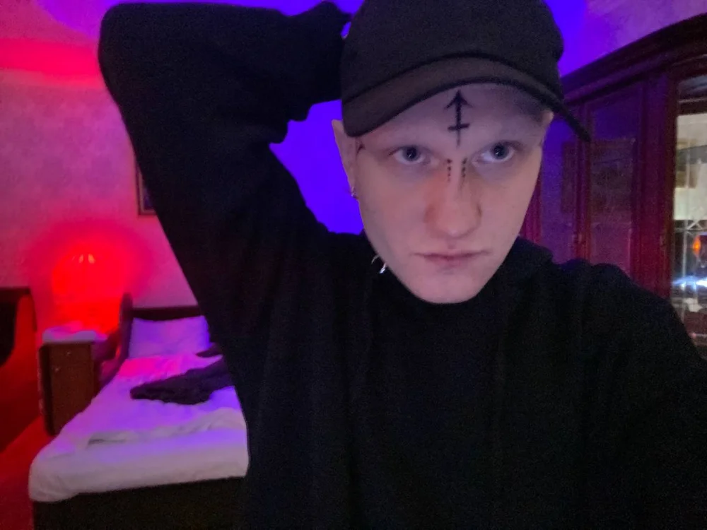 Isaac_Sky's Offline Chat Room