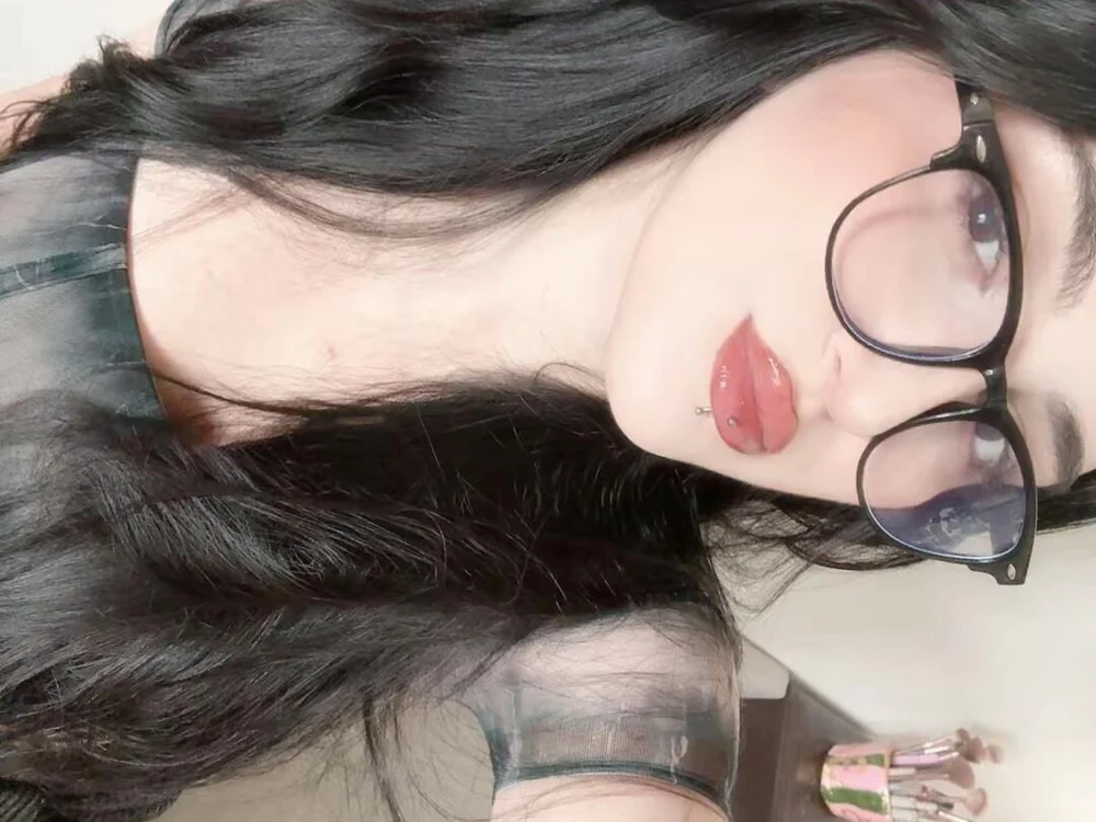 Offline XXX chat QueenSofie