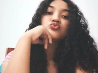 CarameloSweet Adlı Modelin Canlı XXX Sohbeti
