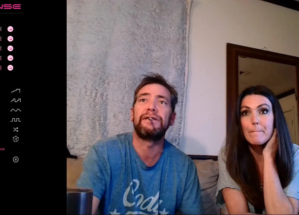 Thesmokingcouple's Offline XXX Chat