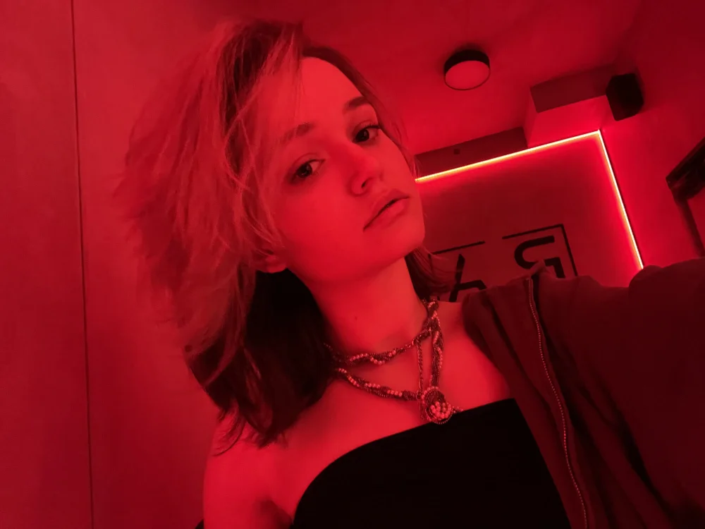 Evvie_Ewing Offline Chatraum