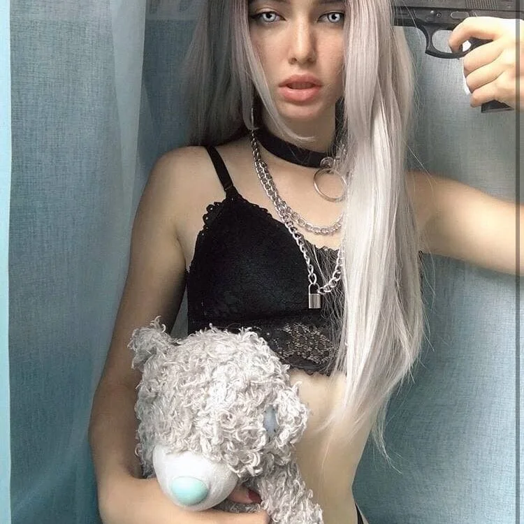 Izabella__Cute's Offline XXX Chat