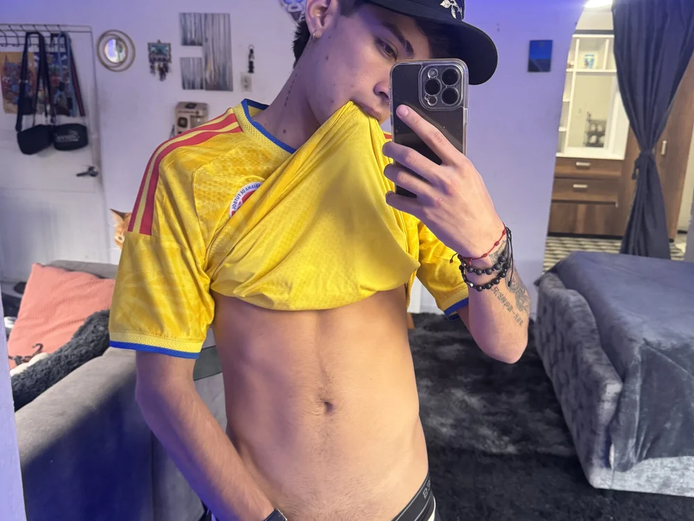 Esteban_VIP_'s Offline Chat Room