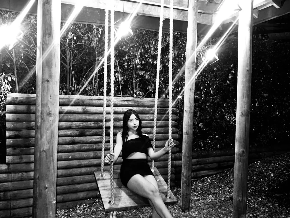 ambar_rousse_'s Offline XXX Chat