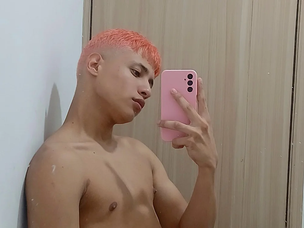 YOUNG_GUYS1's Offline XXX Chat