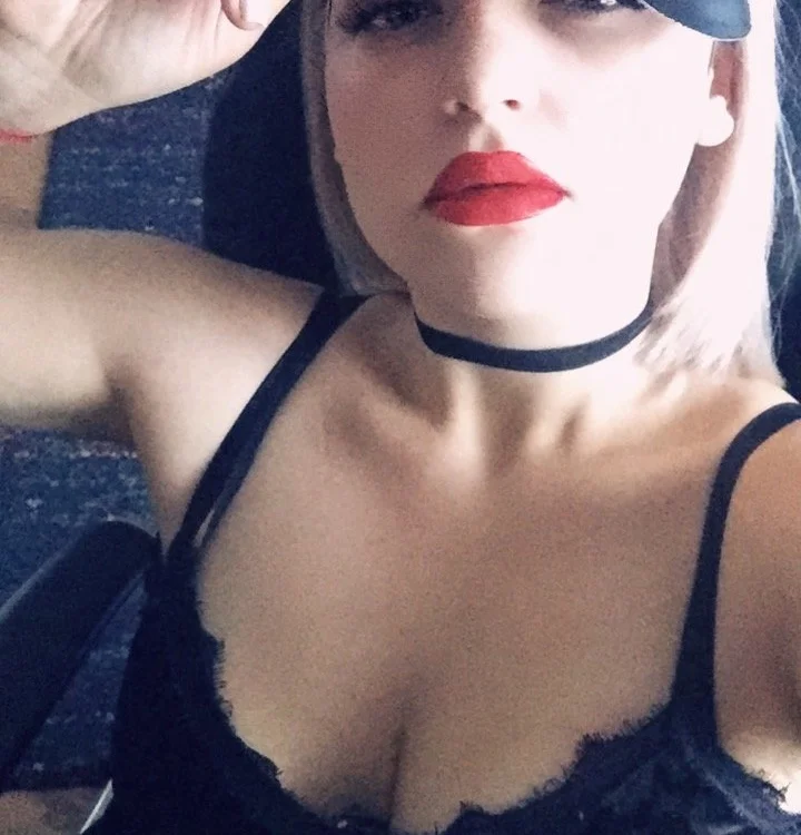 MissCountess' Offline XXX Chat