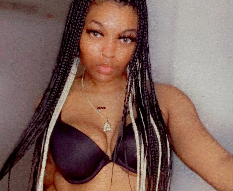 NiqueMarie_'s Offline Chat Room