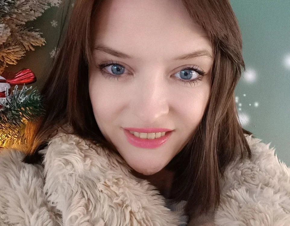 bella_white__'s Offline XXX Chat