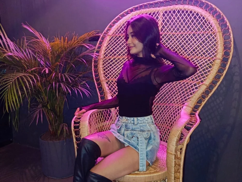 AriannaSwet's Offline Chat Room