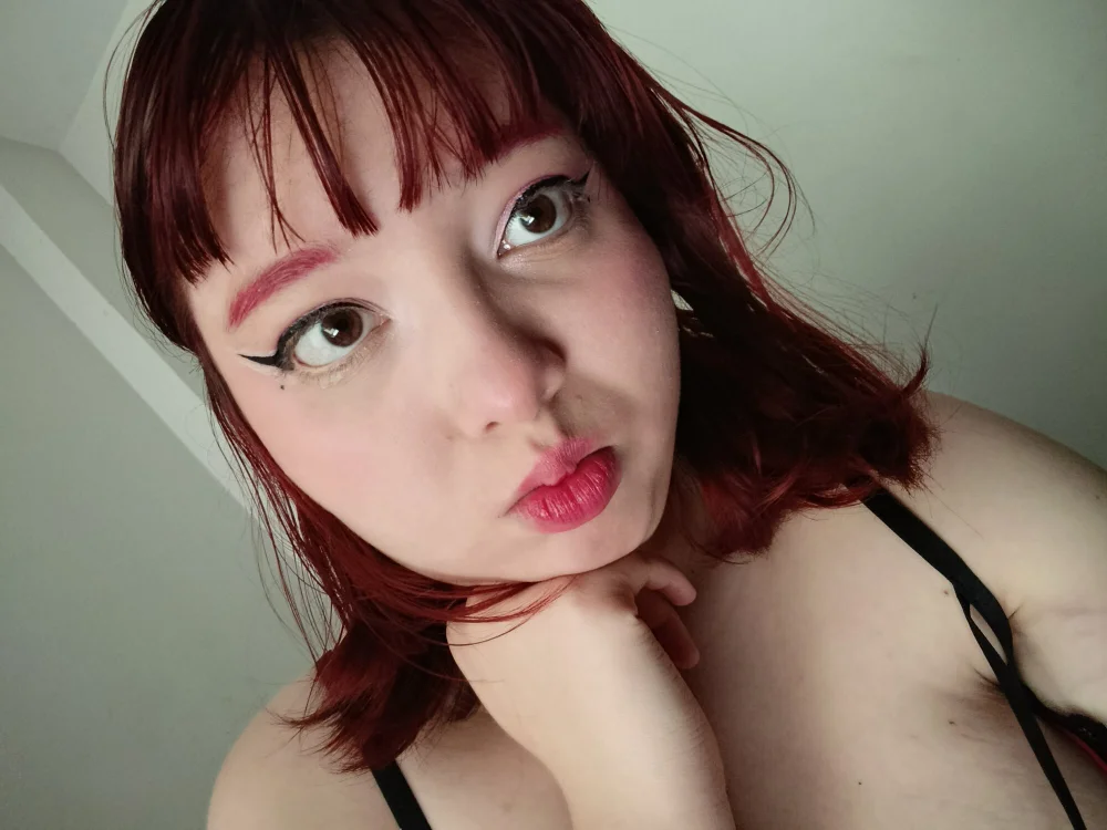 Michi_sauria1's Offline XXX Chat