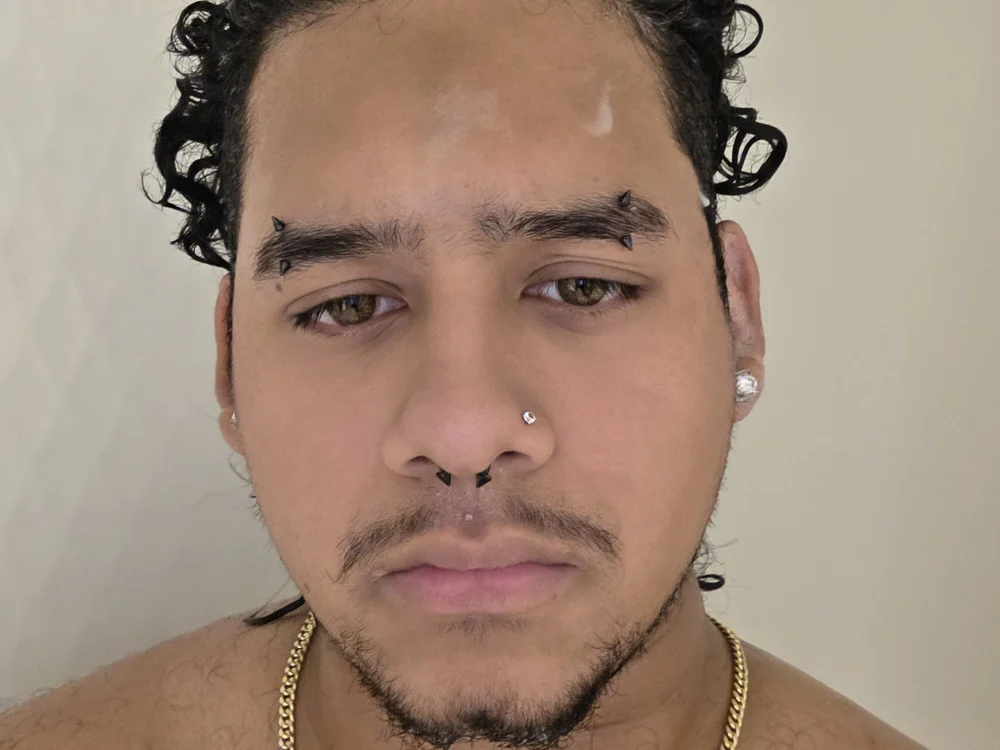 Lucifer330's Offline Chat Room