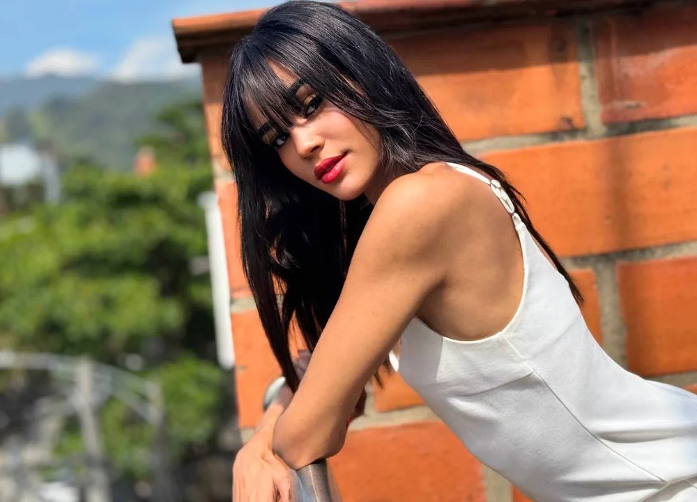 ParisStarXXX Offline XXX Chat