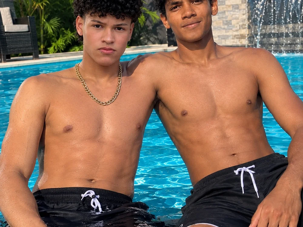 Hot_Boys_Gay's Offline XXX Chat