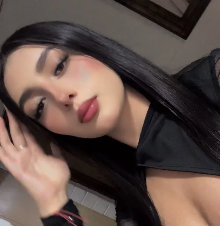 MeganGrace_'s Offline Chat Room