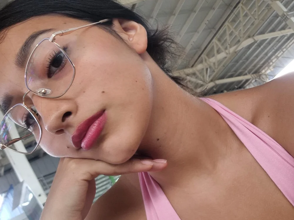 Mieluvie_sw Offline XXX-Chat