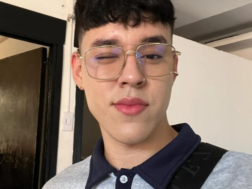 IanBlake_'s Offline Chat Room