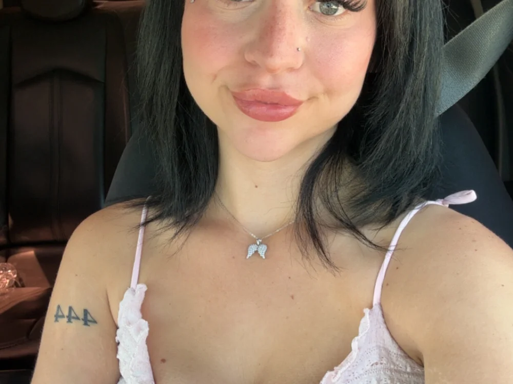 Watch  Tiffytooopretty live on StripChat