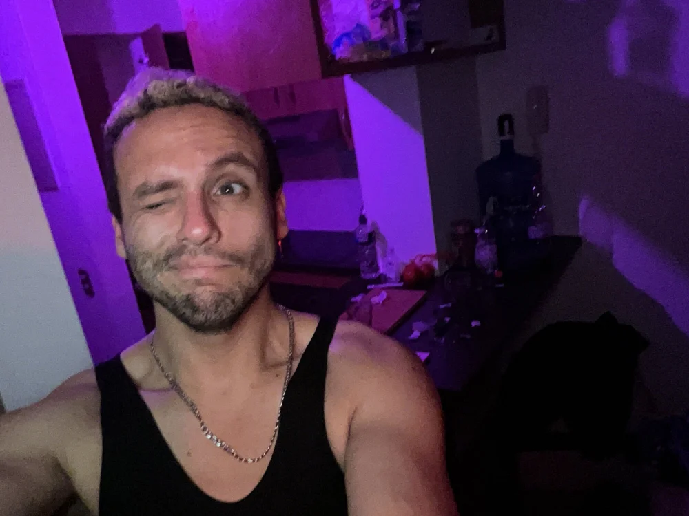 AdrianVig's Offline Chat Room