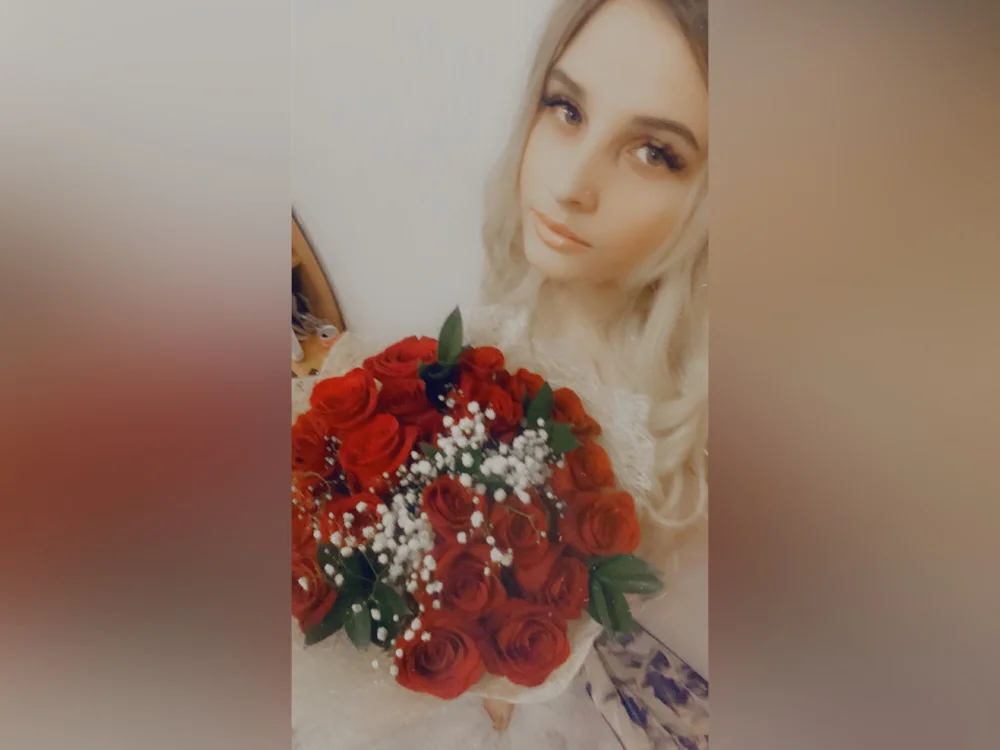 CindyMissAx's Offline Chat Room