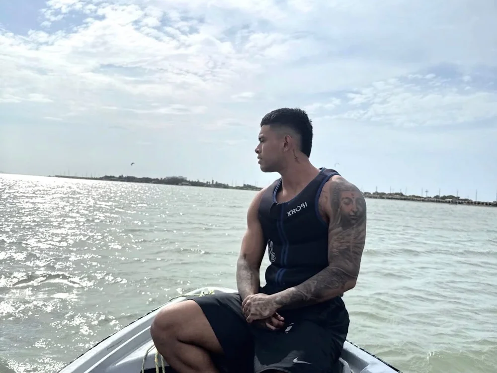 Andrewadamsx Chat XXX offline