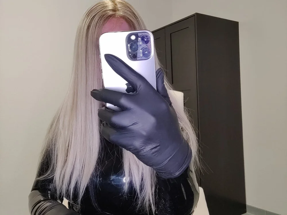 ToxicNiki's Offline Chat Room