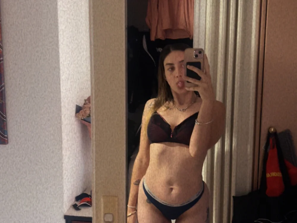 Tiiiaaa2255 offline chatrum