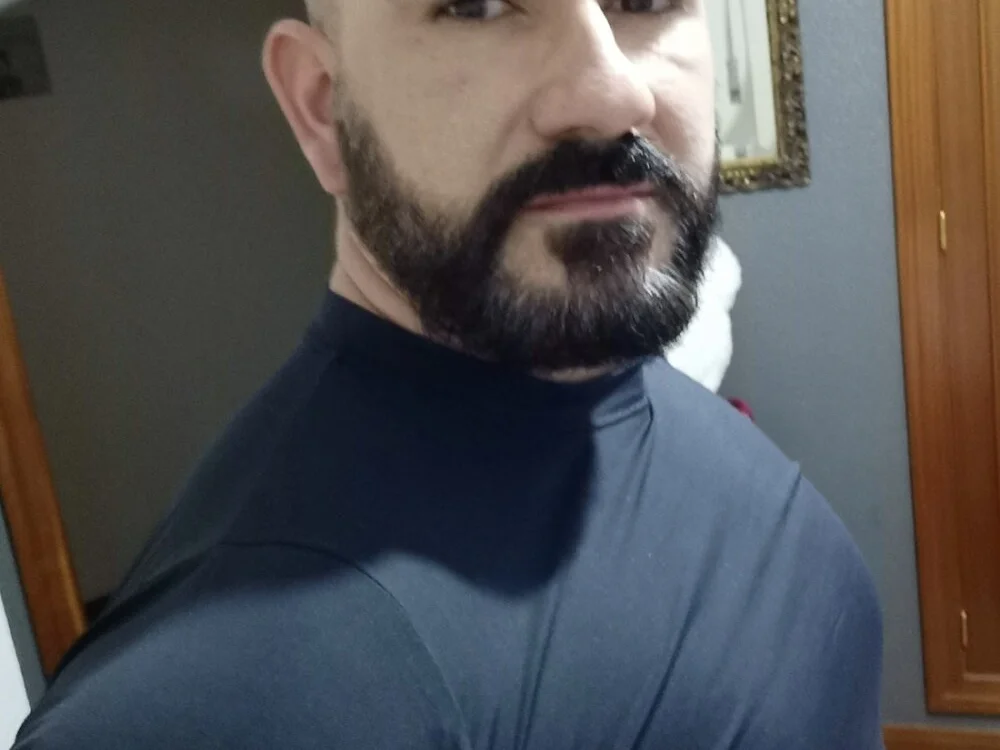 Aresal84 অফলাইন XXX চ্যাট