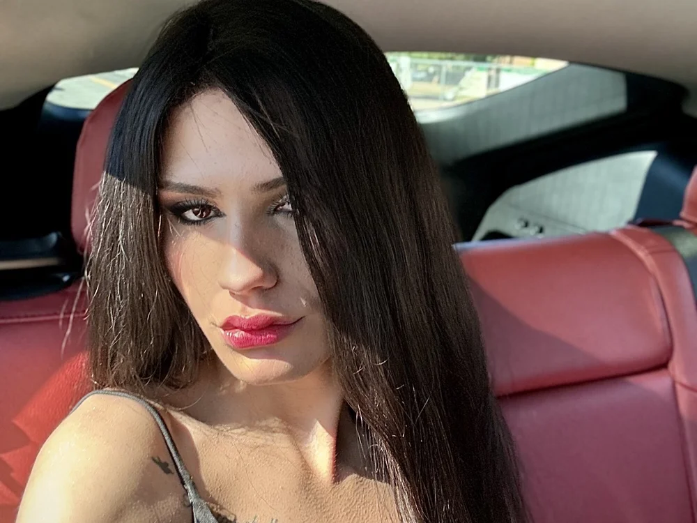 _Sugar_Babe's Offline Chat Room