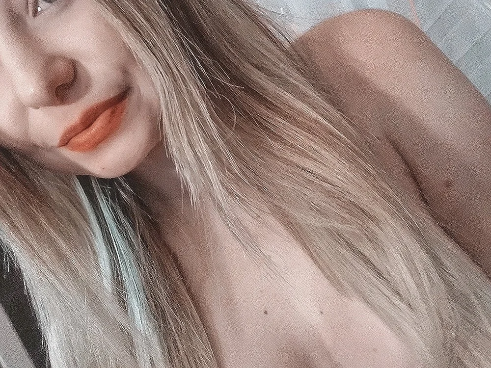 PrettyBaby2019's Offline XXX Chat