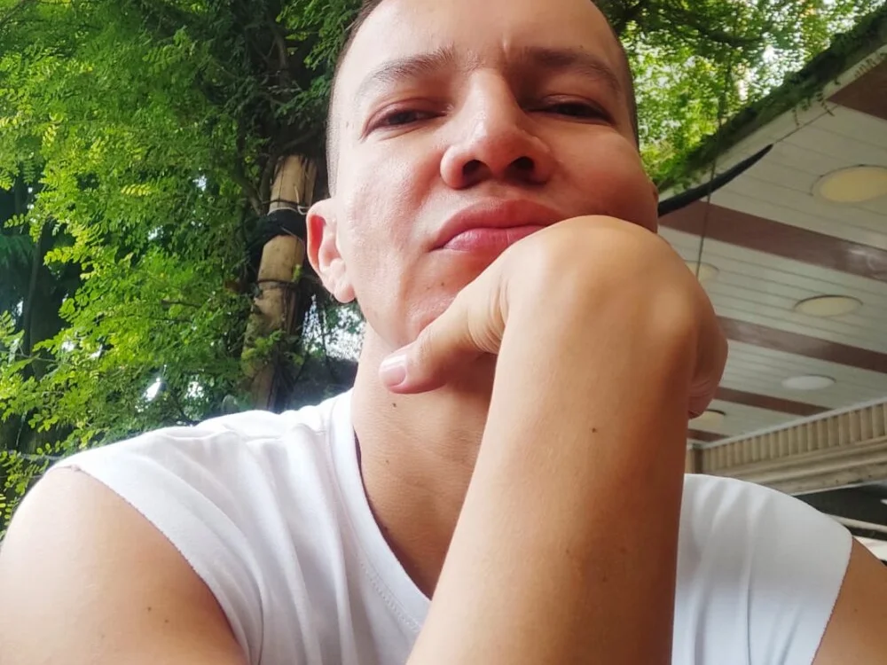 franco_sexy Offline XXX-chat