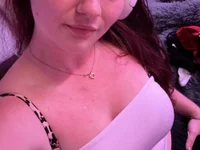 secretsarah1's webcam live show