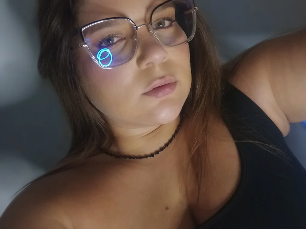 lia_Raven's Offline Chat Room